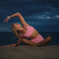 Beach Yoga at the Seagate